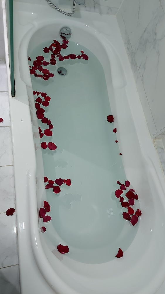 Deluxe Suite - Photo 5