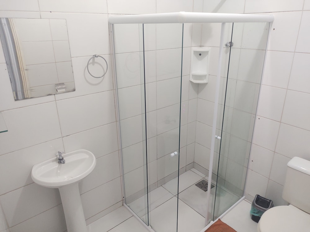 Basic Twin Room, 2 Twin Beds, Non Smoking, Housekeeping photo 2