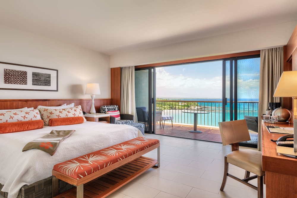 Deluxe Room, 1 King Bed, Oceanfront (Tower, Renovated) - Photo 1