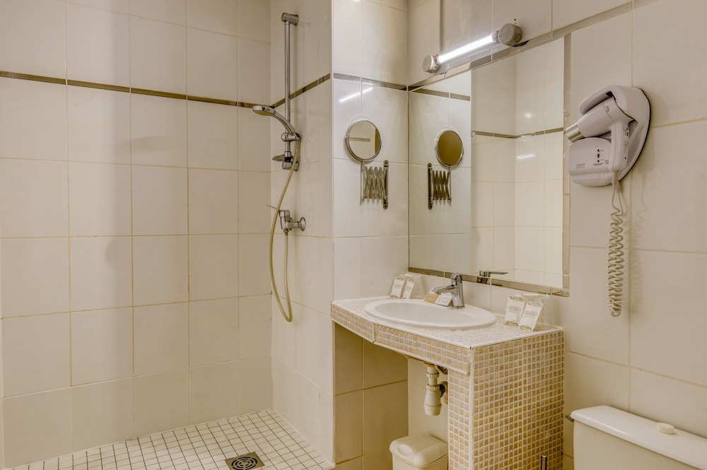 Superior Quadruple Room photo 2