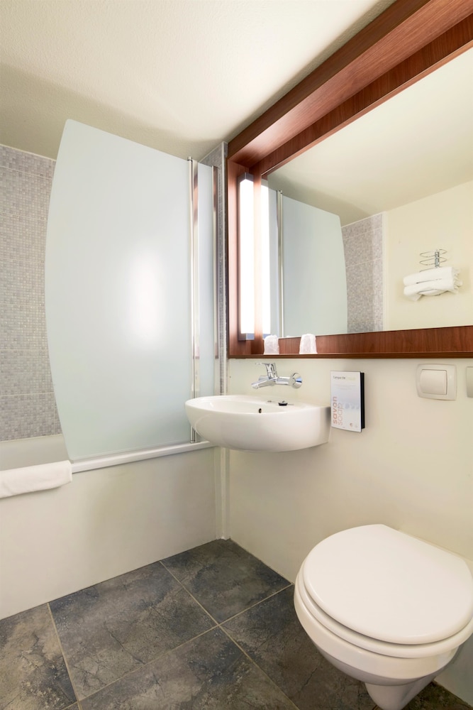 Standard Room, 2 Twin Beds - Photo 7
