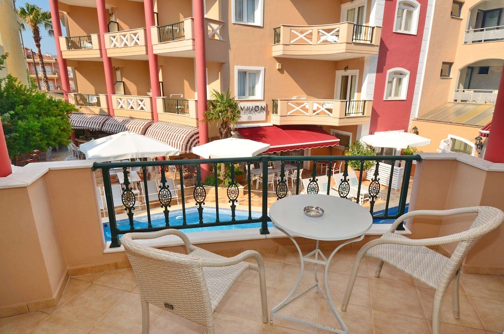 Twin Room, Pool View - Photo 4