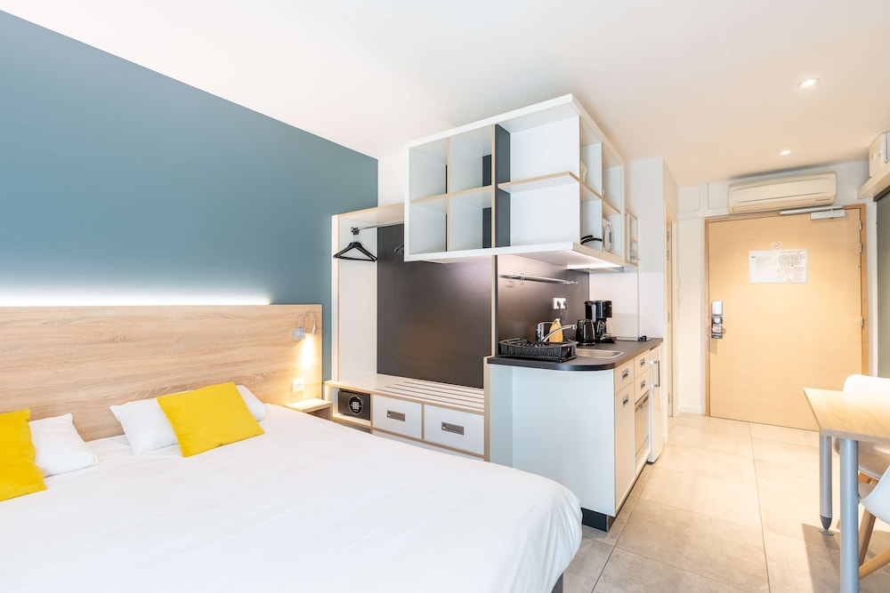 Superior Studio, 1 Double Bed (One Double Bed)