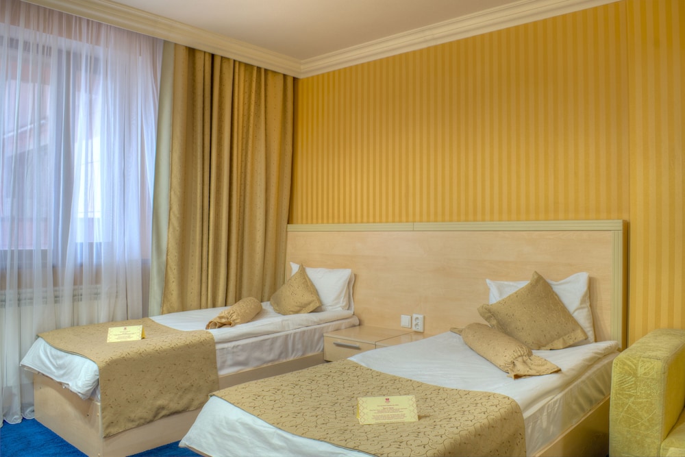 Business Twin Room, 1 Bedroom - Photo 1