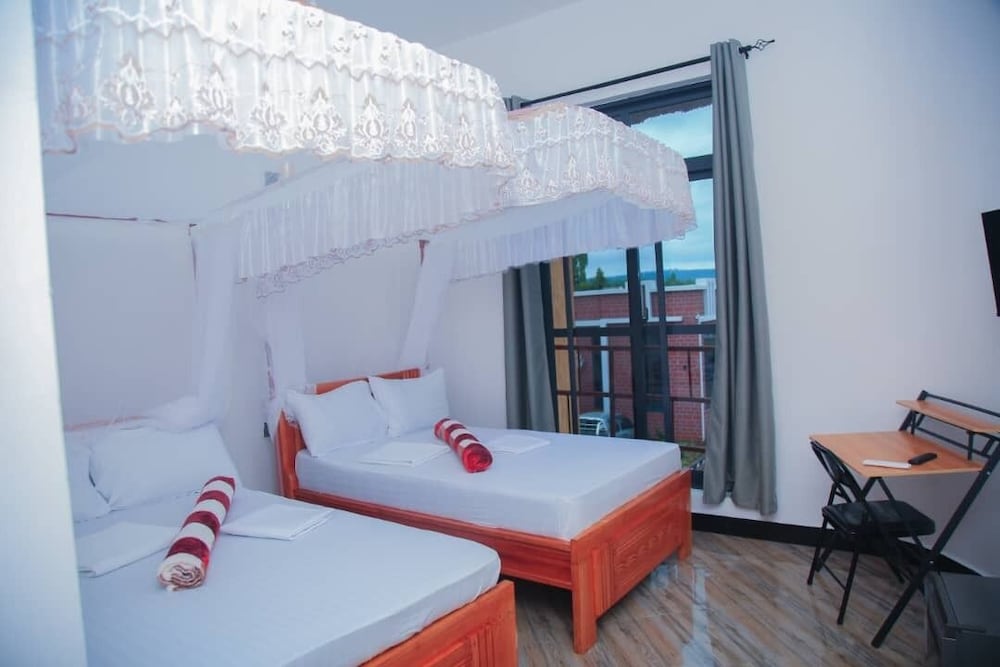 Luxury Double or Twin Room, Pool View