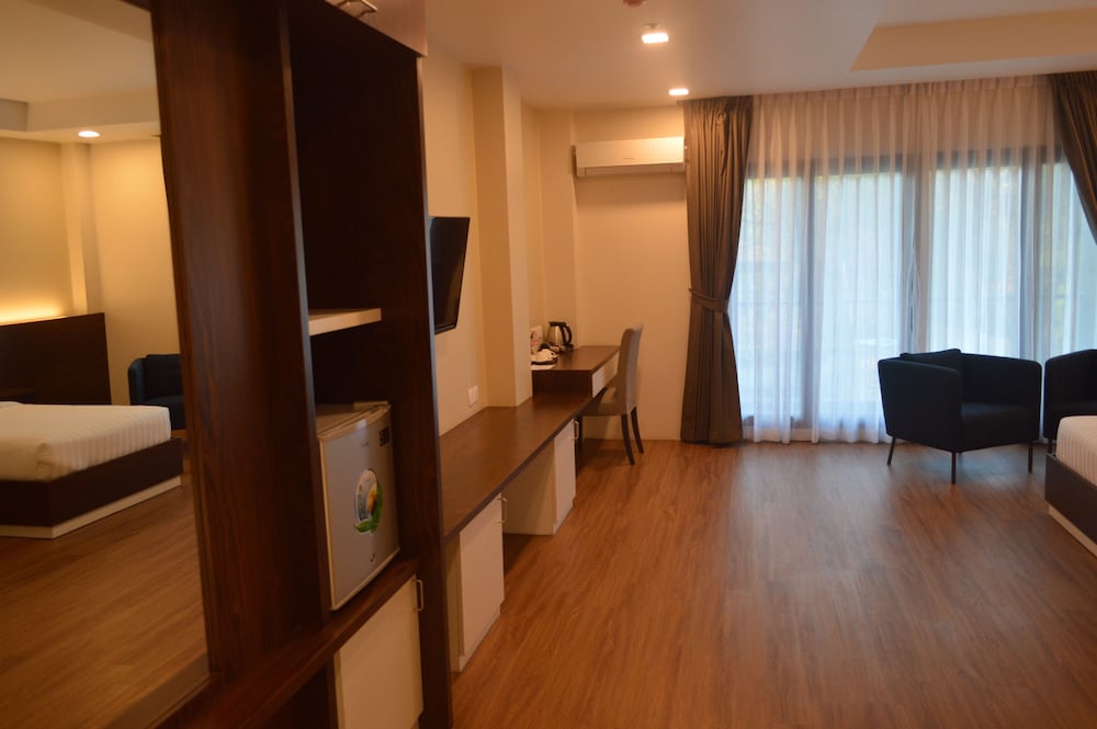 Deluxe Twin Room, Balcony photo 3