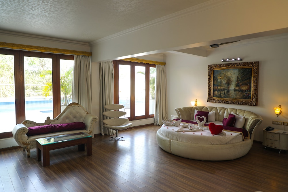Honeymoon Suite