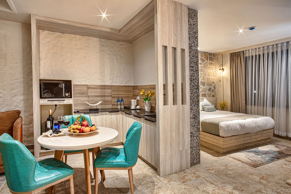 Penthouse - Photo 3