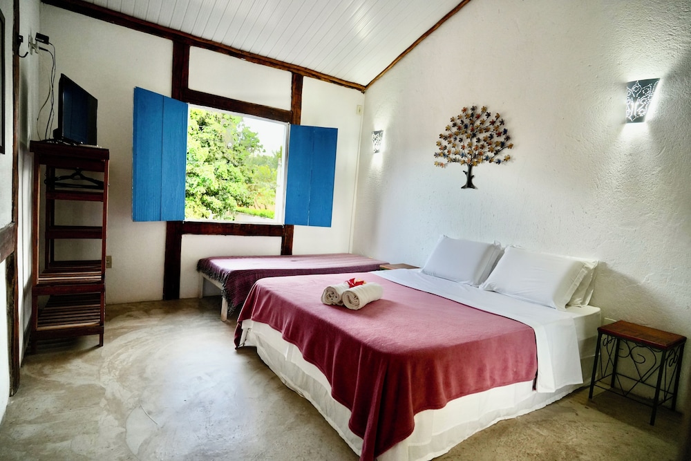 Basic Triple Room, Courtyard View photo 1