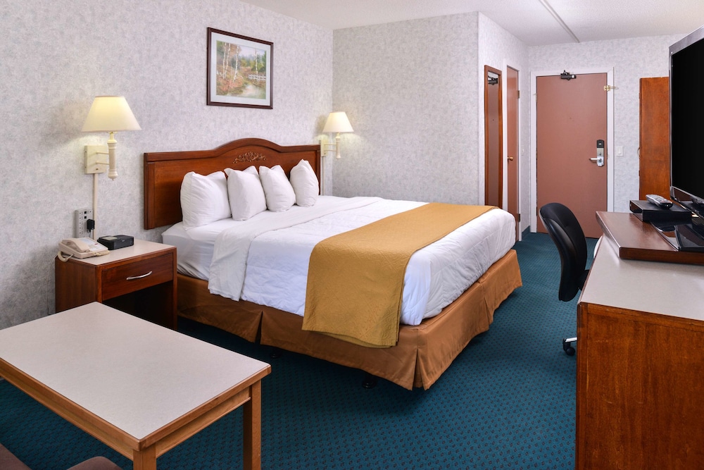 Deluxe Room, 1 King Bed, Non Smoking - Photo 6