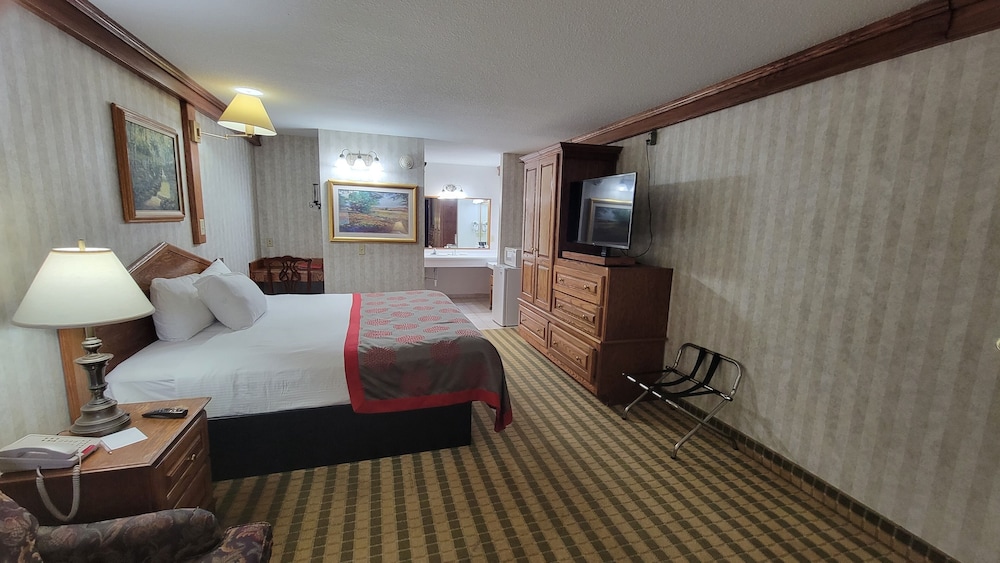 Standard Room, 1 King Bed with Sofa bed, Non Smoking - Photo 2