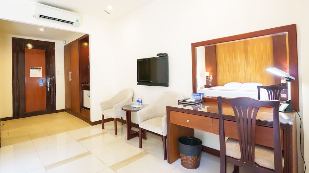 Standard Double or Twin Room - Photo 7