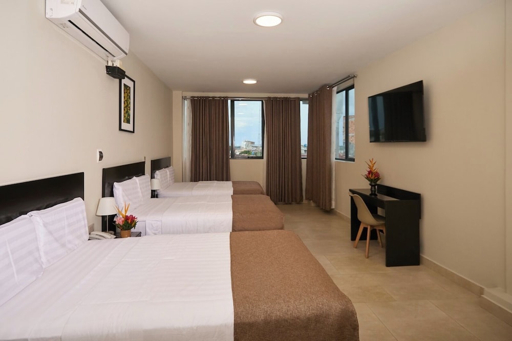 Triple Room, City View photo 3