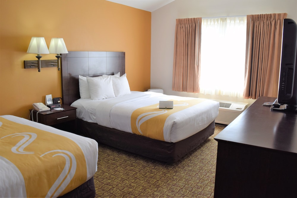 Room, 2 Queen Beds, Accessible, Non Smoking - Photo 5