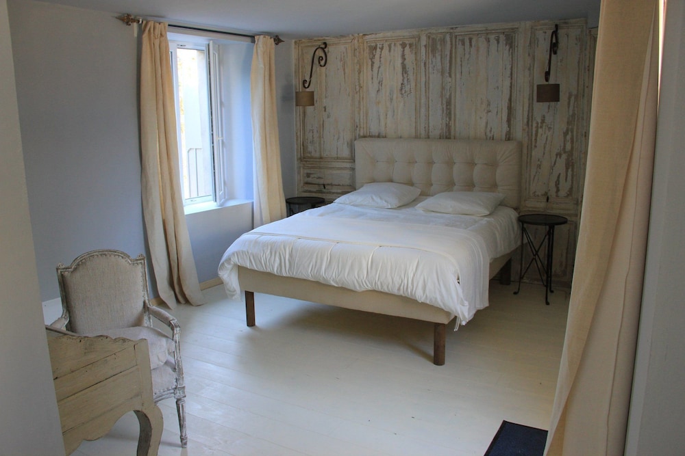 Double Room (Fontainebleau) photo 1