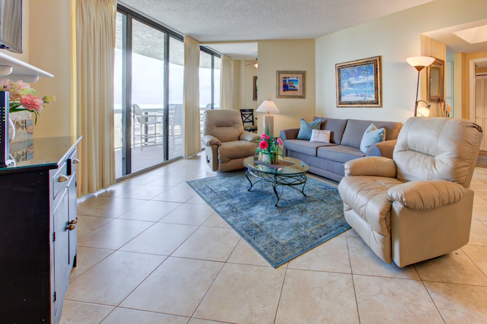 Condo, 2 Bedrooms photo 3