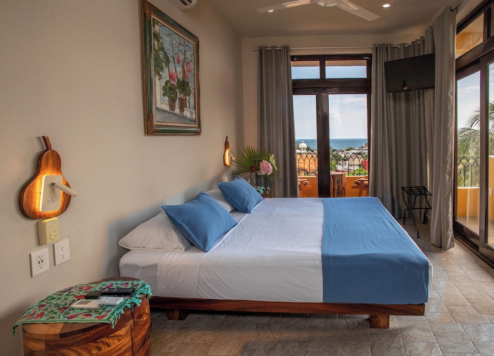 Honeymoon Studio Suite