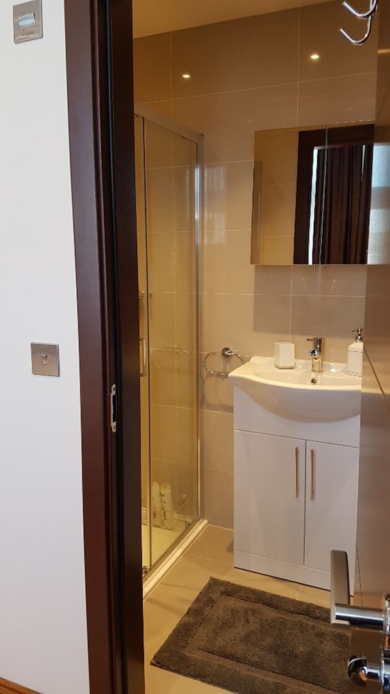 Deluxe Double Room, 1 King Bed photo 2