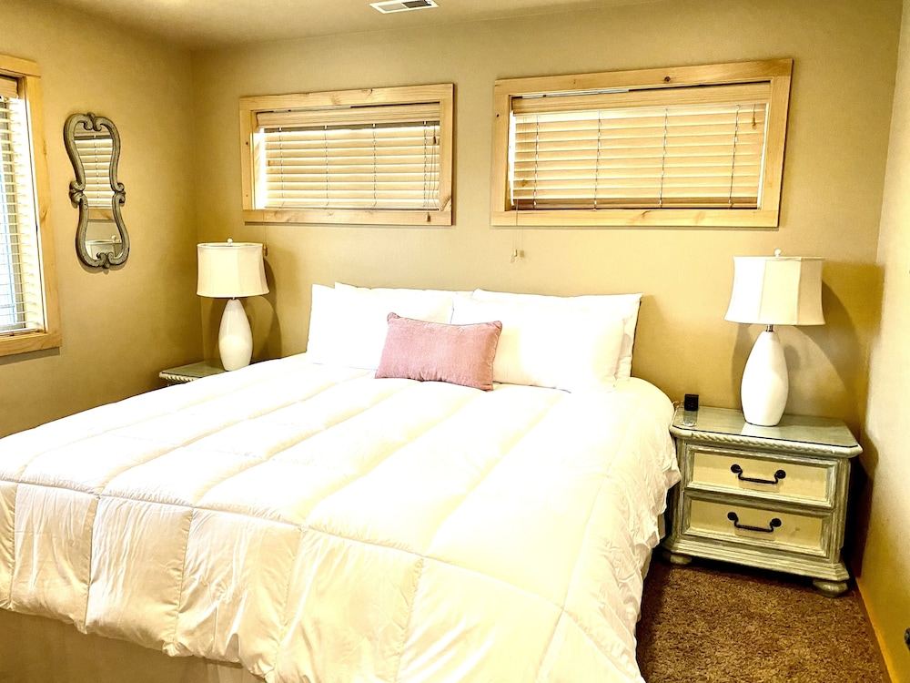 Apartment, Accessible, Private Bathroom (8-Downstairs/Pets allowed) photo 1