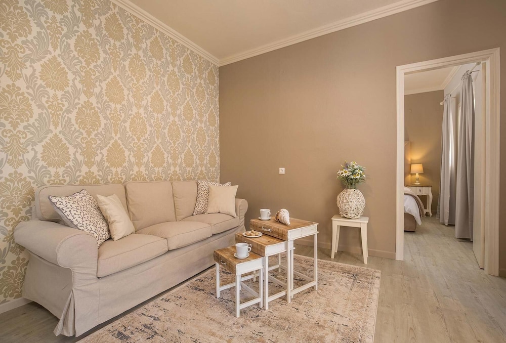 Villa photo 3
