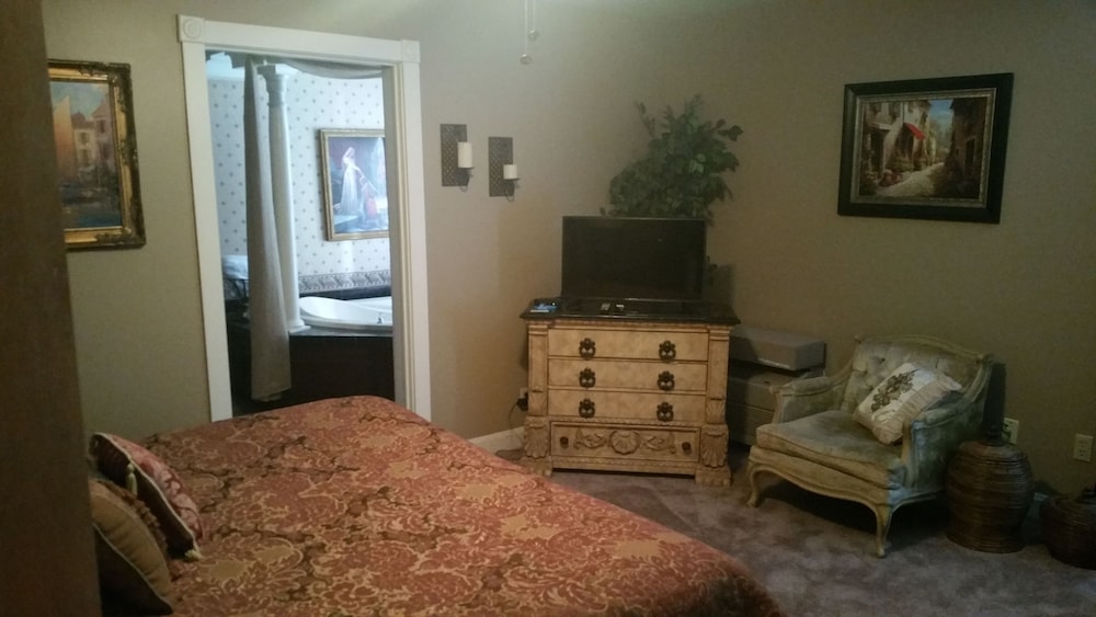 Executive Room, 1 King Bed, Fireplace (Italian Suite) photo 2