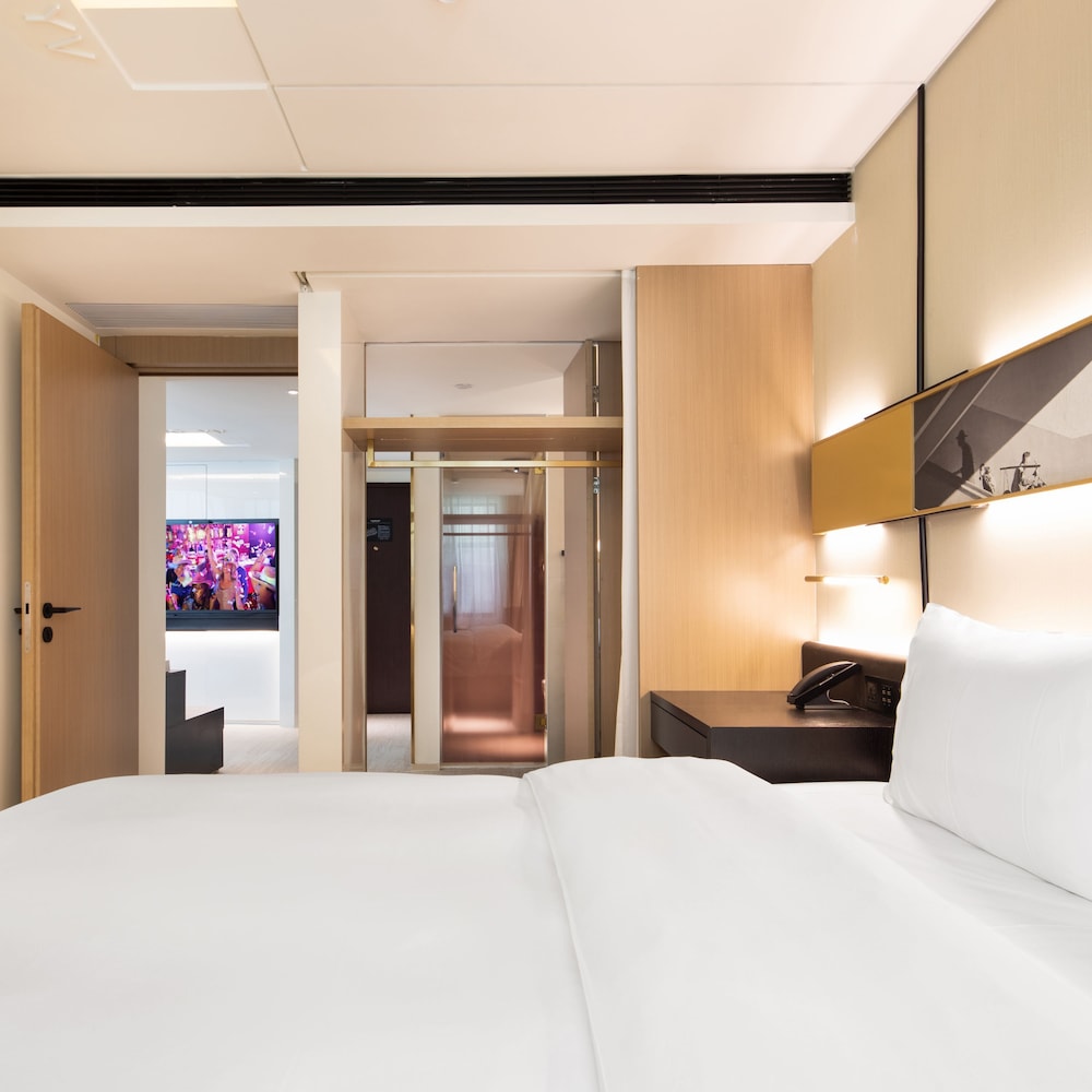 Superior Suite, Non Smoking - Photo 12