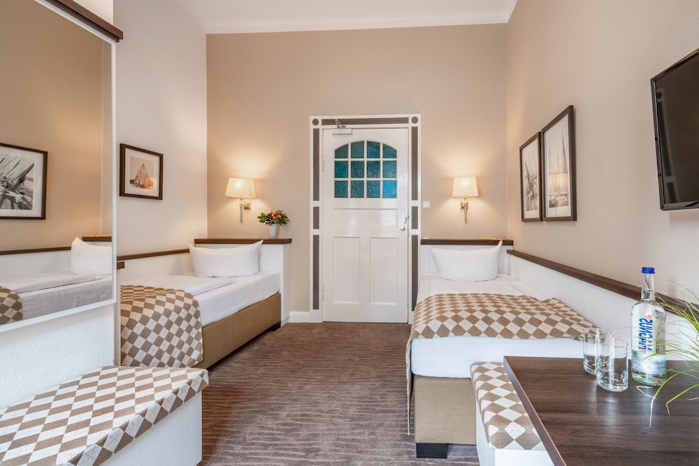Classic Twin Room