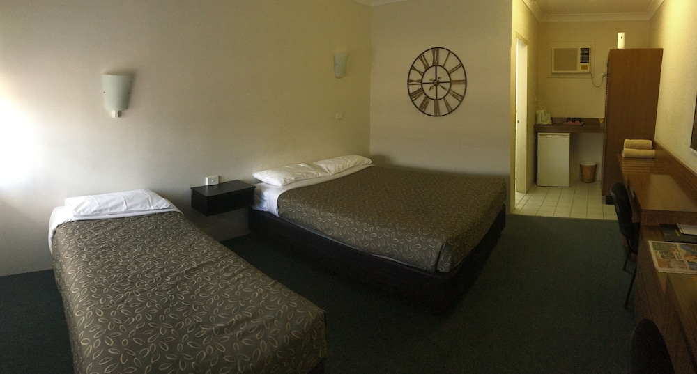 Standard Twin Room, Multiple Beds, Mezzanine photo 1