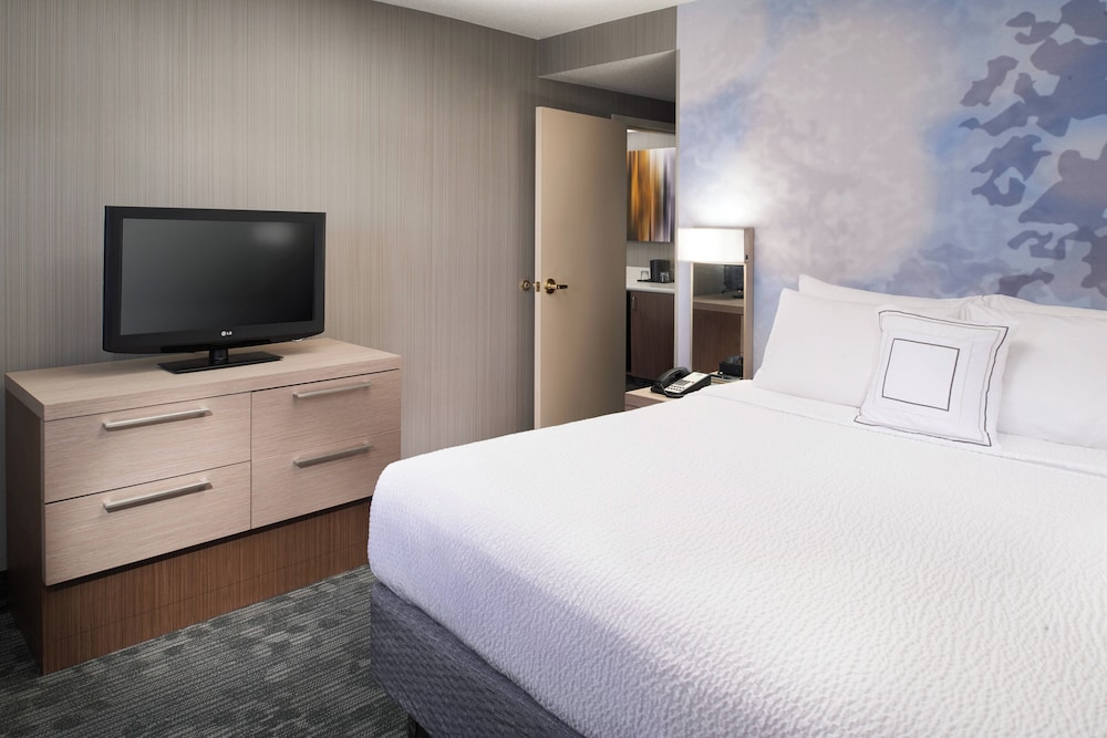 Room, 1 King Bed (Hearing Accessible) photo 3