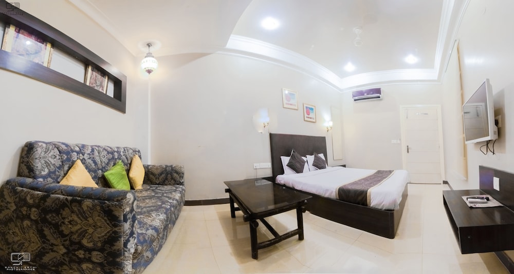 Super Deluxe Room