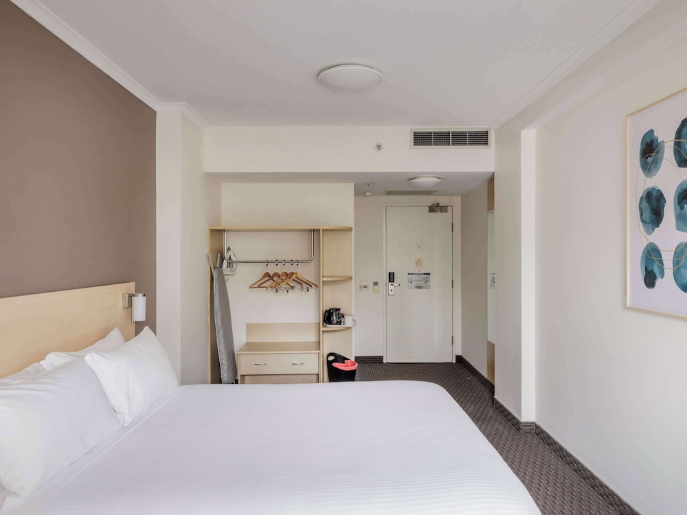 Standard Room, 1 Queen Bed - Photo 1