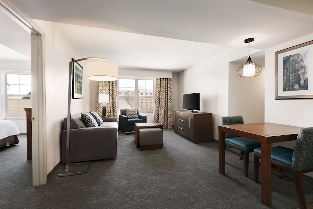 Suite, 2 Bedrooms, Non Smoking - Photo 4