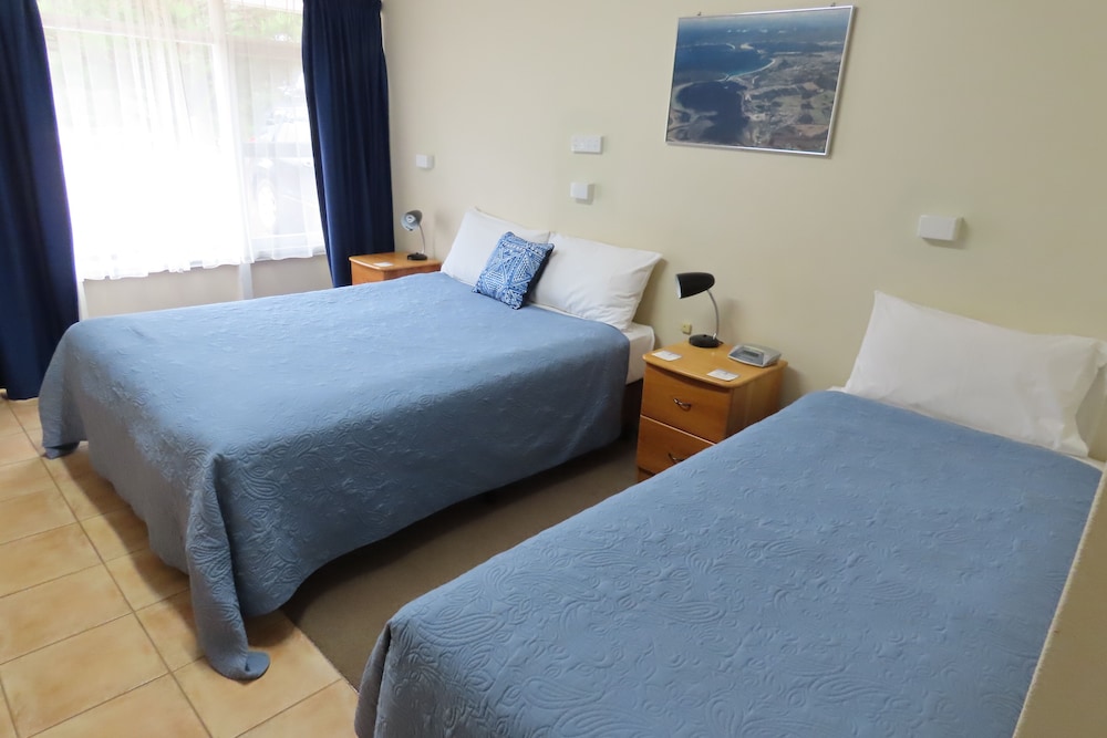 Classic Plus Studio (1 Queen and 1 Single Bed) photo 1