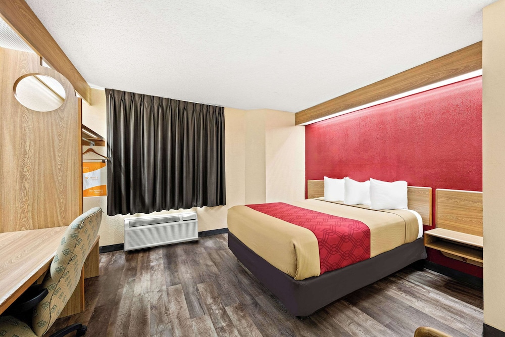 Standard Room, 1 Queen Bed, Non Smoking photo 1