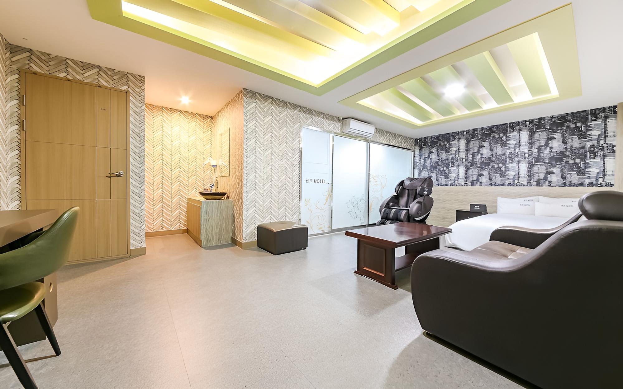 Room (Premium (based on 2 people/on-site pa) - Photo 5