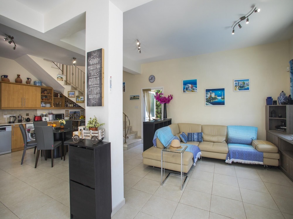 Villa photo 1