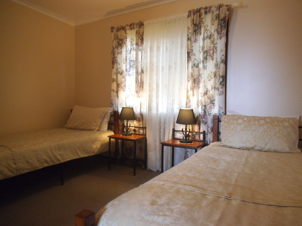 Standard Twin Room photo 1