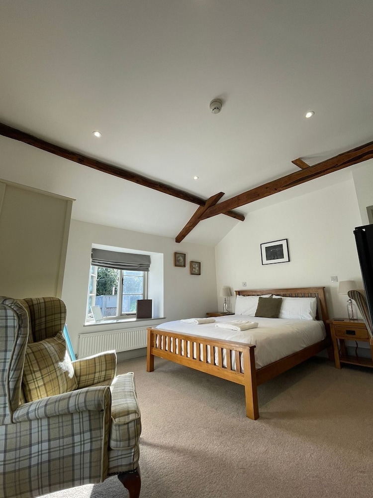 Deluxe Double Room, 1 King Bed photo 2