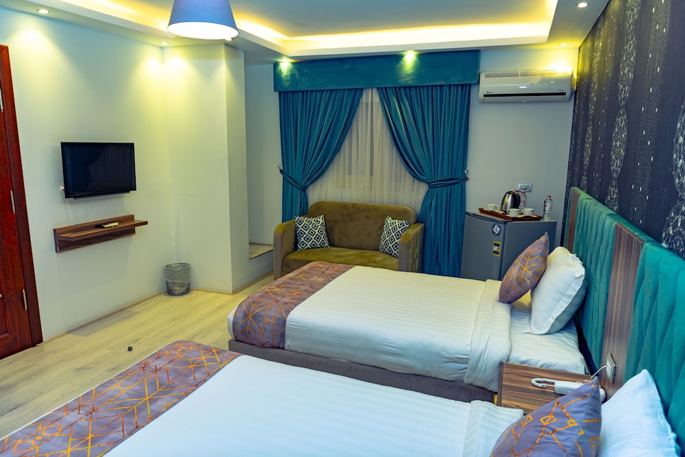 Deluxe Triple Room - Photo 2