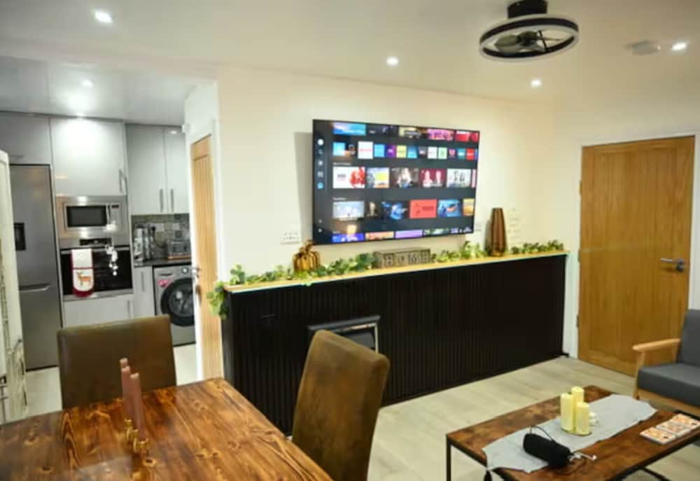 Watermead Retreat Bungalow, Photo 15