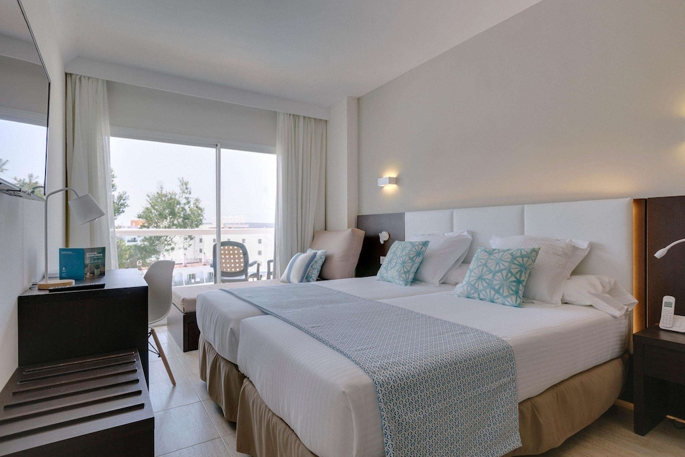 Studio Suite (3 adults)