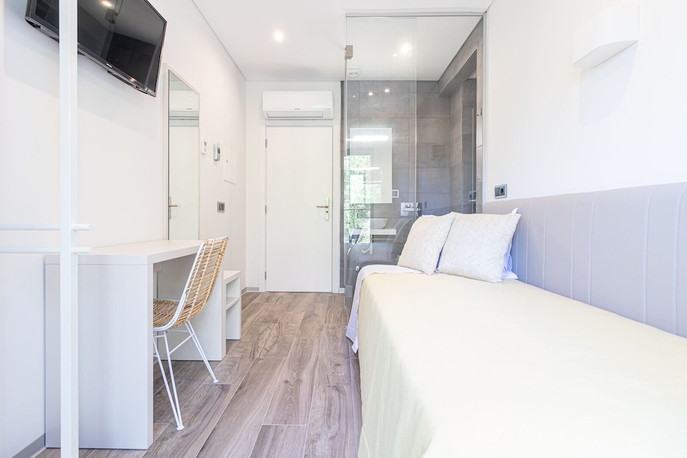 Standard Single Room photo 2