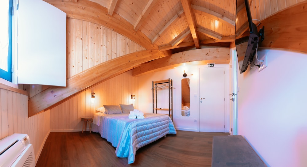 Economy Room