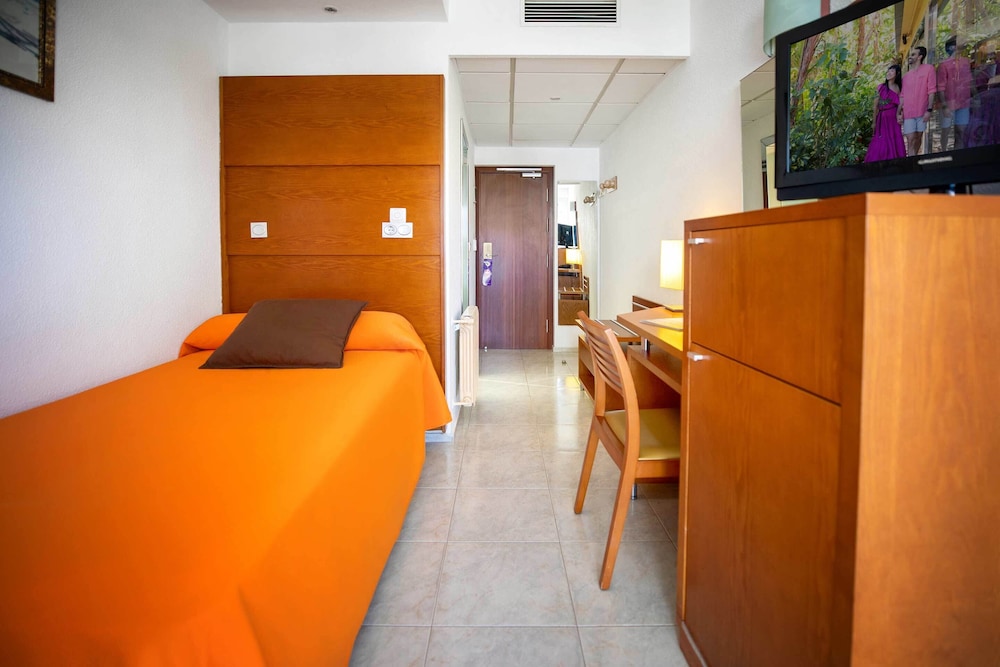 Single Room, Terrace