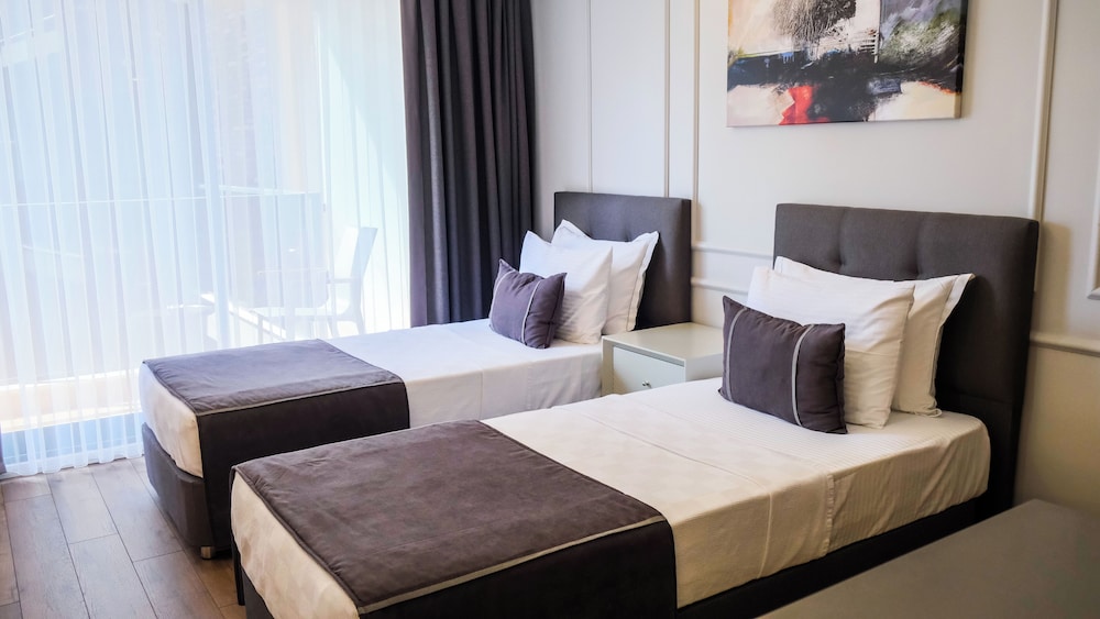 Deluxe Double Room, City View