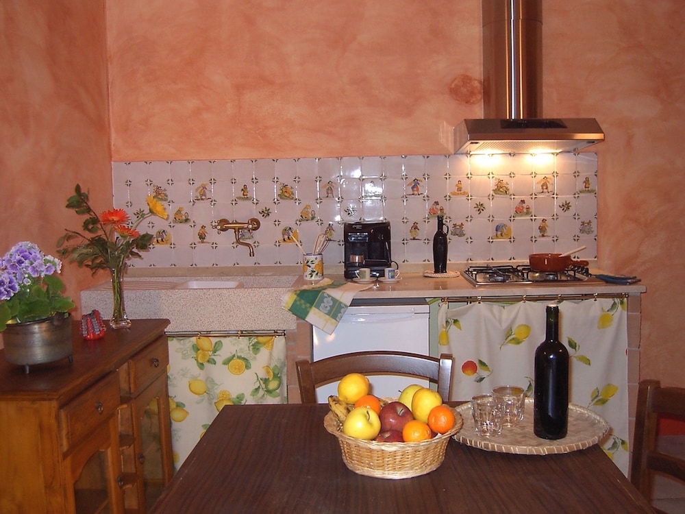 Apartment, 1 Bedroom, Kitchenette, Ground Floor photo 3