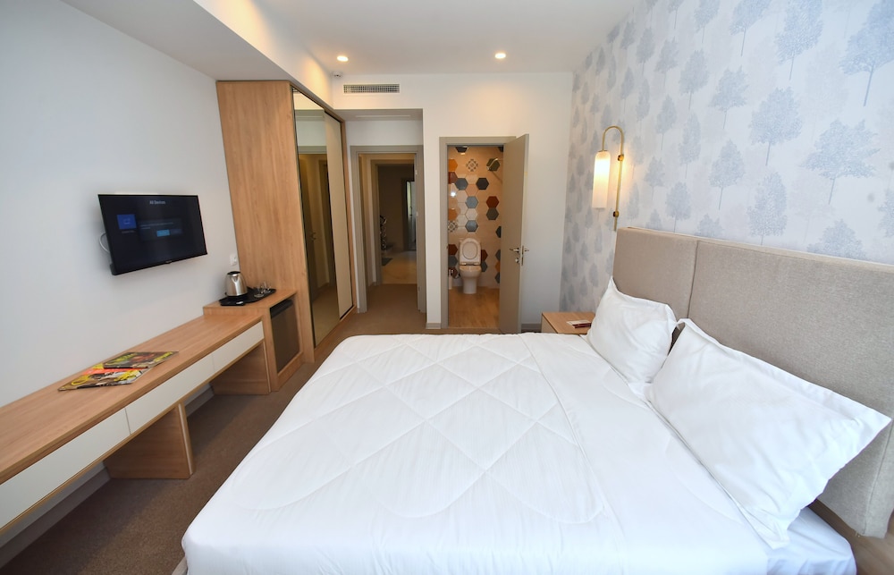 Deluxe Triple Room, Patio (Ground floor)