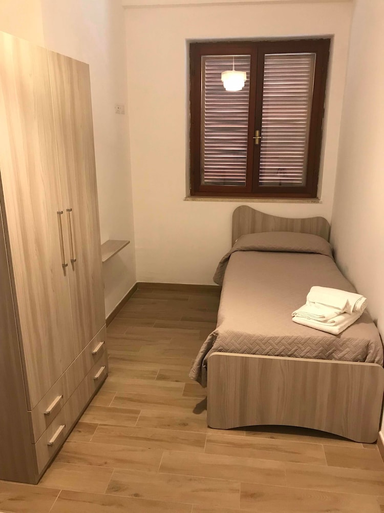 Apartment, 2 Bedrooms, Balcony, Sea View photo 2