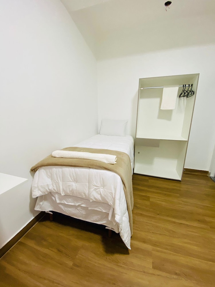 Standard Single Room photo 2