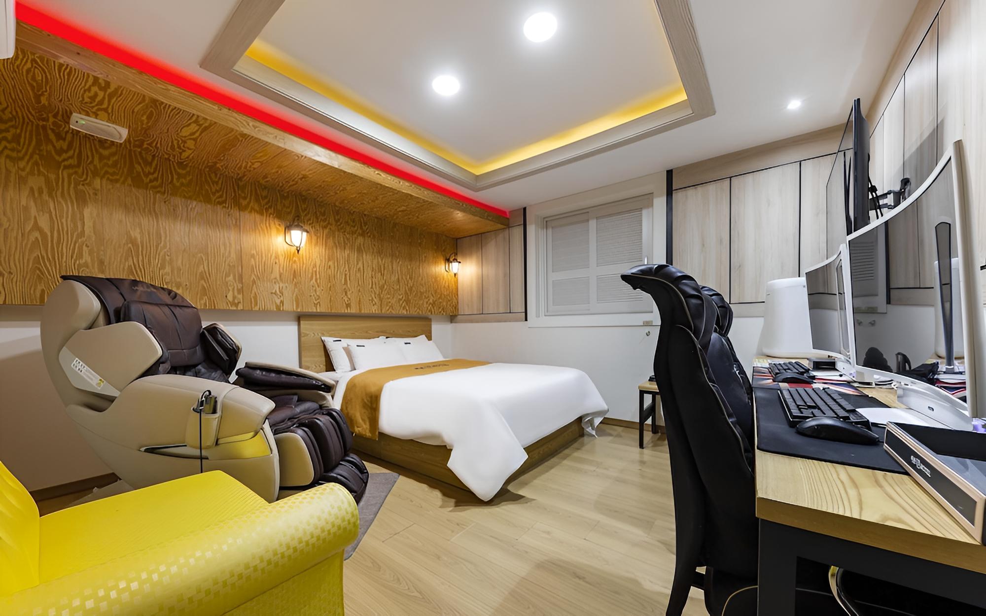 Room (Premium 2PCs (Netflix Massage Chair A)